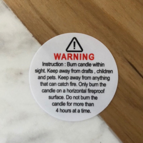 Hand poured candle 🌺 - Picture 7 of 7